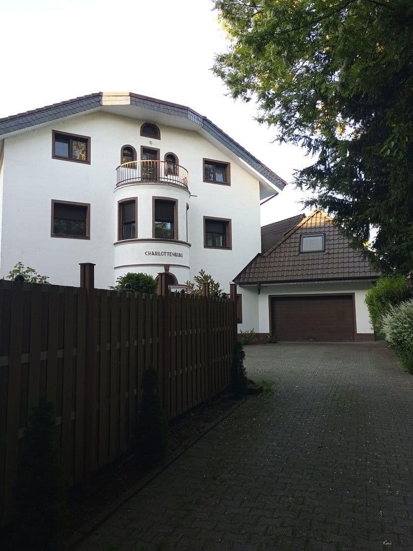 Predaj domu 410 m², pozemek 1.741 m², Krefeld, Severné Porýnie - Westfálsko Predaj domu 410 m², pozemek 1.741 m², Krefeld, Severné Porýnie - Westfálsko