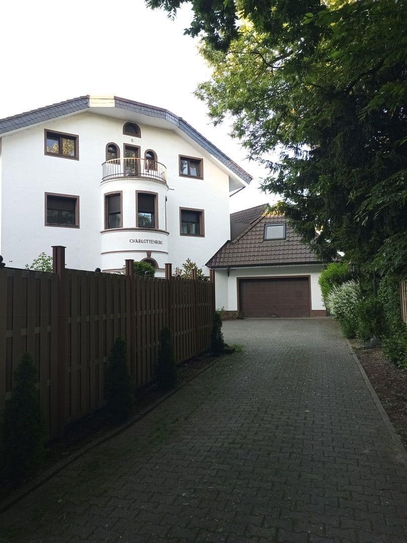 Predaj domu 410 m², pozemek 1.741 m², Krefeld, Severné Porýnie - Westfálsko Predaj domu 410 m², pozemek 1.741 m², Krefeld, Severné Porýnie - Westfálsko