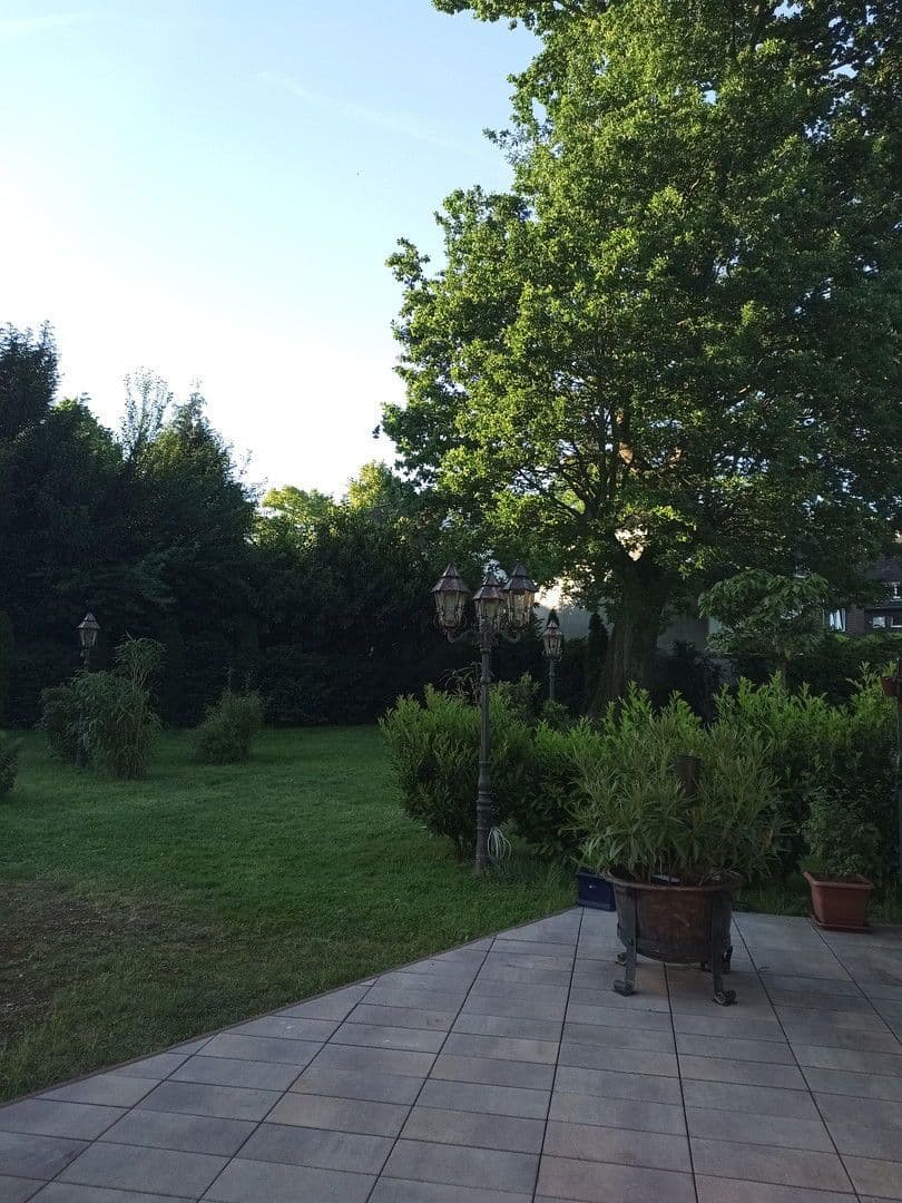 Predaj domu 410 m², pozemek 1.741 m², Krefeld, Severné Porýnie - Westfálsko Predaj domu 410 m², pozemek 1.741 m², Krefeld, Severné Porýnie - Westfálsko