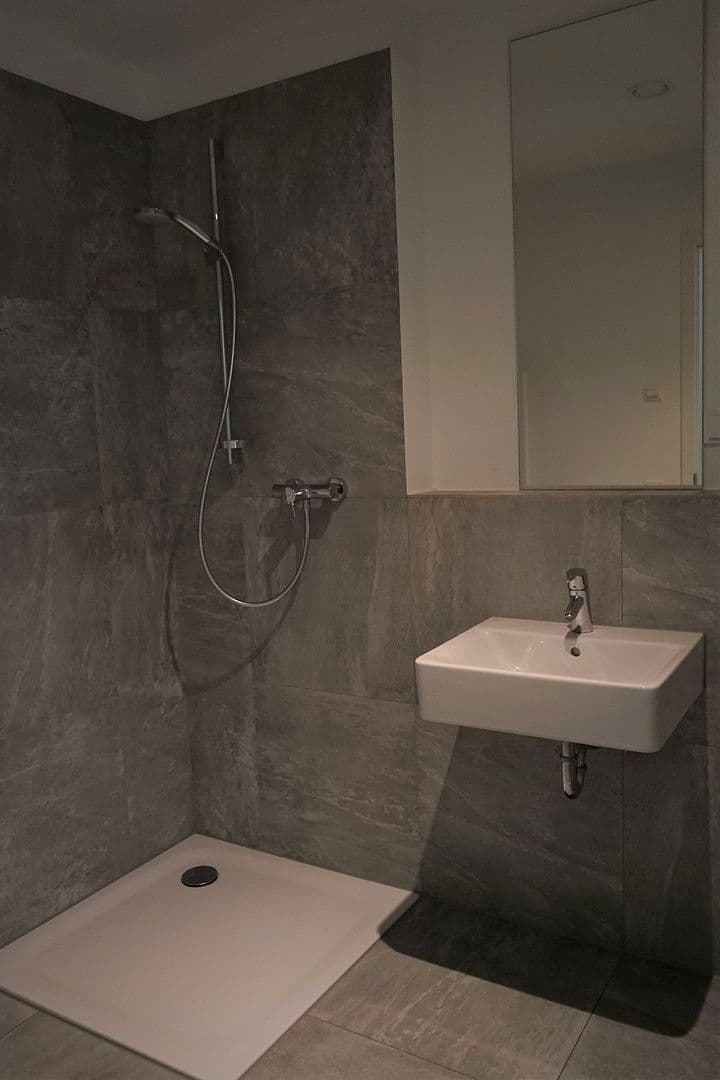 Prenájom bytu 3-izbový 98 m², Bonn, Severné Porýnie - Westfálsko Prenájom bytu 3-izbový 98 m², Bonn, Severné Porýnie - Westfálsko