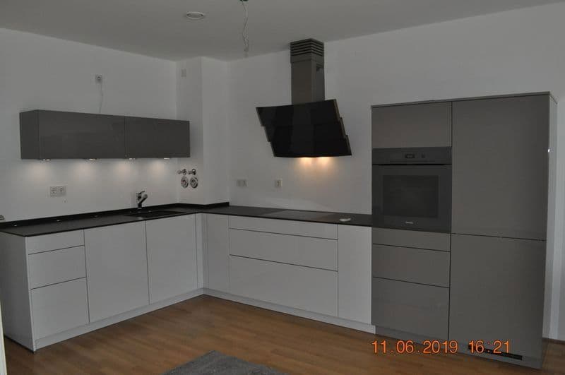 Prenájom bytu 3-izbový 98 m², Bonn, Severné Porýnie - Westfálsko Prenájom bytu 3-izbový 98 m², Bonn, Severné Porýnie - Westfálsko