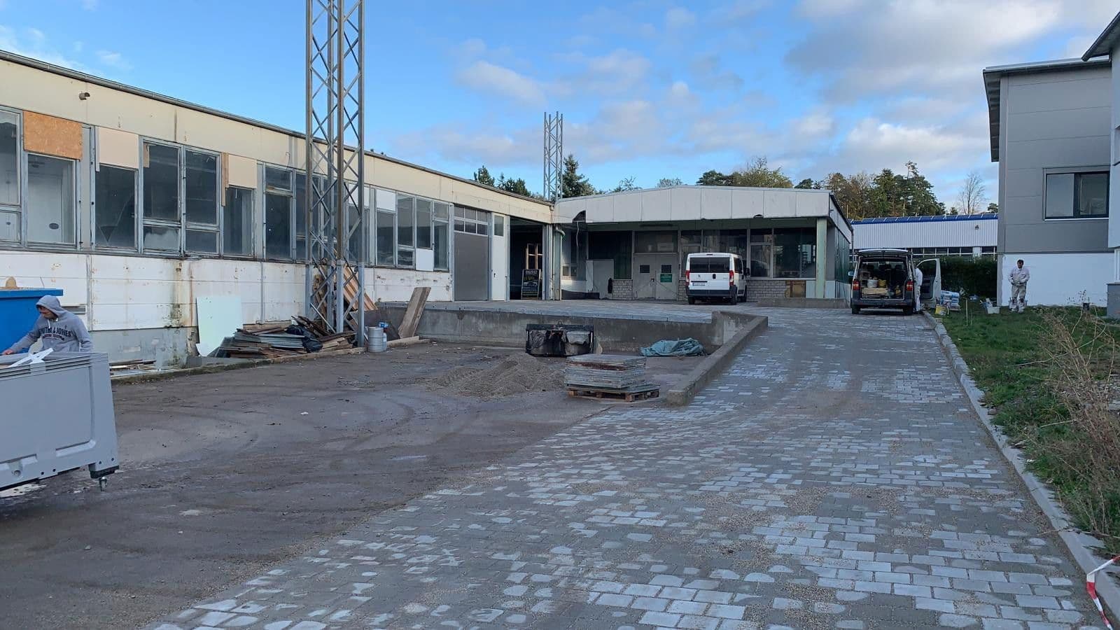 Prenájom nebytového priestoru 1.012 m², Engelsbrand, Bádensko-Wurttembersko Prenájom nebytového priestoru 1.012 m², Engelsbrand, Bádensko-Wurttembersko