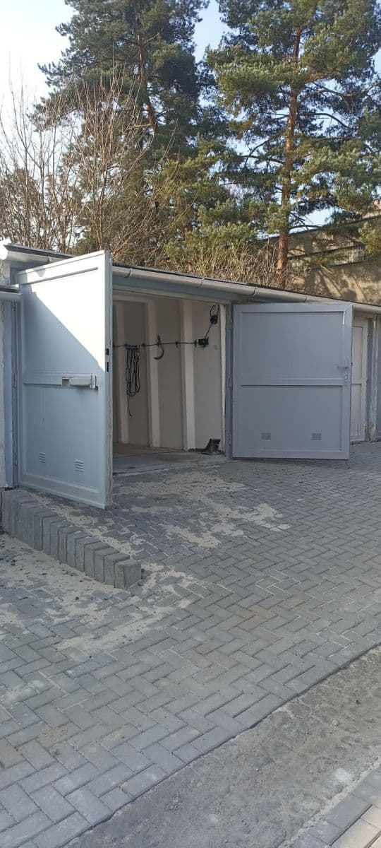 Prenájom garáže 18 m², Olomouc, Olomoucký kraj Prenájom garáže 18 m², Olomouc, Olomoucký kraj