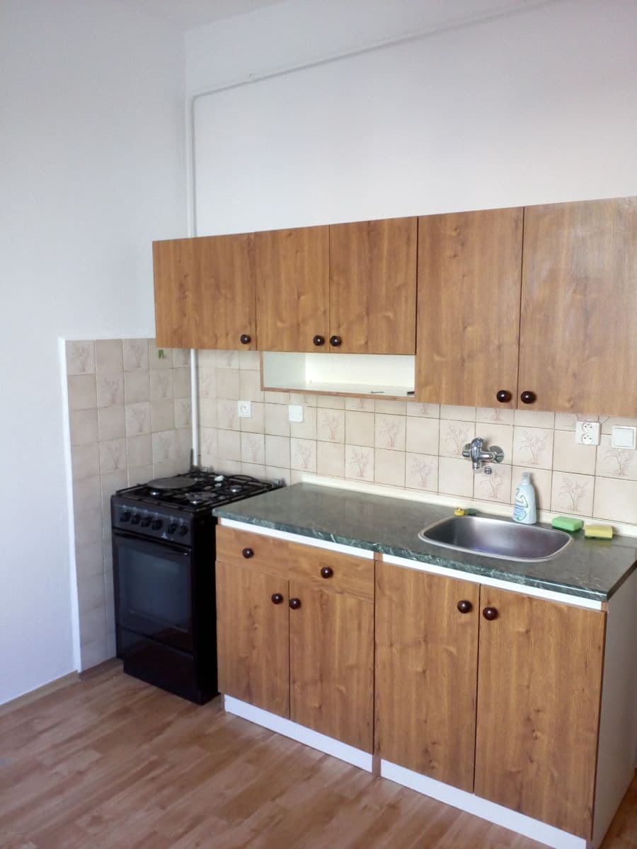 Prenájom bytu 1-izbový 42 m², Železničního pluku, Pardubice, Pardubický kraj Prenájom bytu 1-izbový 42 m², Železničního pluku, Pardubice, Pardubický kraj