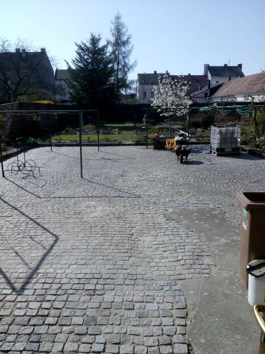 Prenájom bytu 1-izbový 42 m², Železničního pluku, Pardubice, Pardubický kraj Prenájom bytu 1-izbový 42 m², Železničního pluku, Pardubice, Pardubický kraj