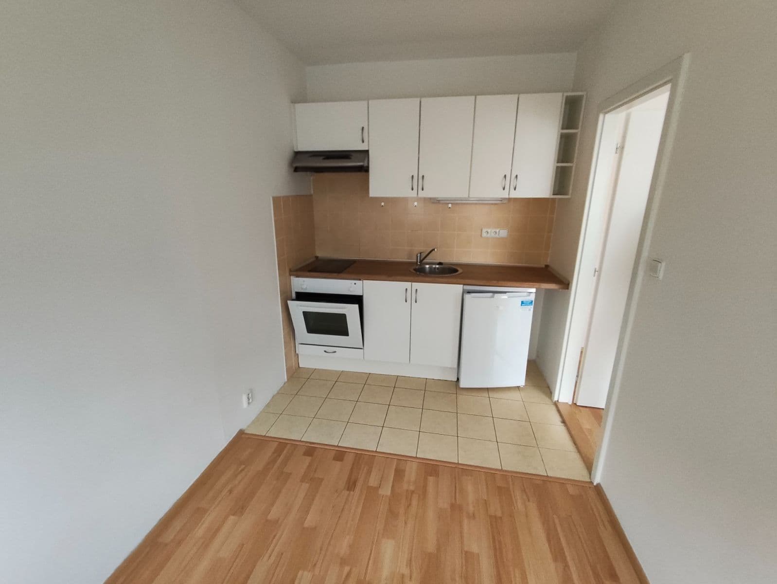 Prenájom bytu 1-izbový 36 m², Kotorská, Praha, Praha Prenájom bytu 1-izbový 36 m², Kotorská, Praha, Praha