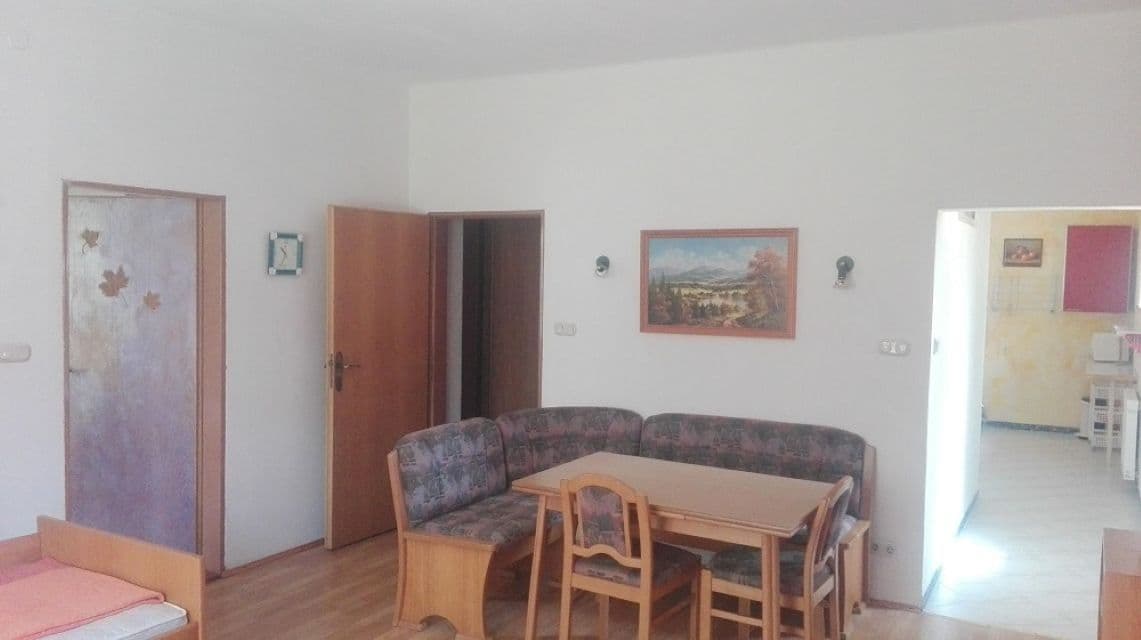 Prenájom bytu 2-izbový 67 m², Vrchlického, Karlovy Vary, Karlovarský kraj Prenájom bytu 2-izbový 67 m², Vrchlického, Karlovy Vary, Karlovarský kraj