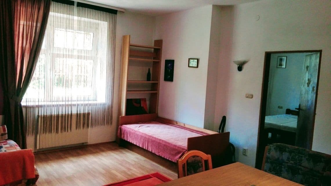 Prenájom bytu 2-izbový 67 m², Vrchlického, Karlovy Vary, Karlovarský kraj Prenájom bytu 2-izbový 67 m², Vrchlického, Karlovy Vary, Karlovarský kraj