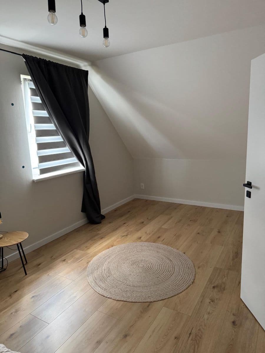 Prenájom domu 100 m², pozemek 1.295 m², Krychnov, Středočeský kraj Prenájom domu 100 m², pozemek 1.295 m², Krychnov, Středočeský kraj