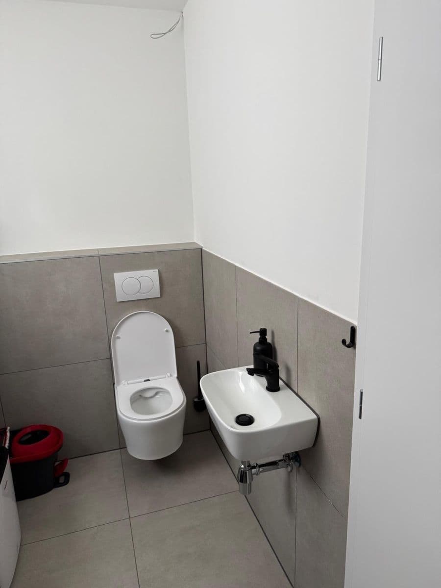 Prenájom domu 100 m², pozemek 1.295 m², Krychnov, Středočeský kraj Prenájom domu 100 m², pozemek 1.295 m², Krychnov, Středočeský kraj