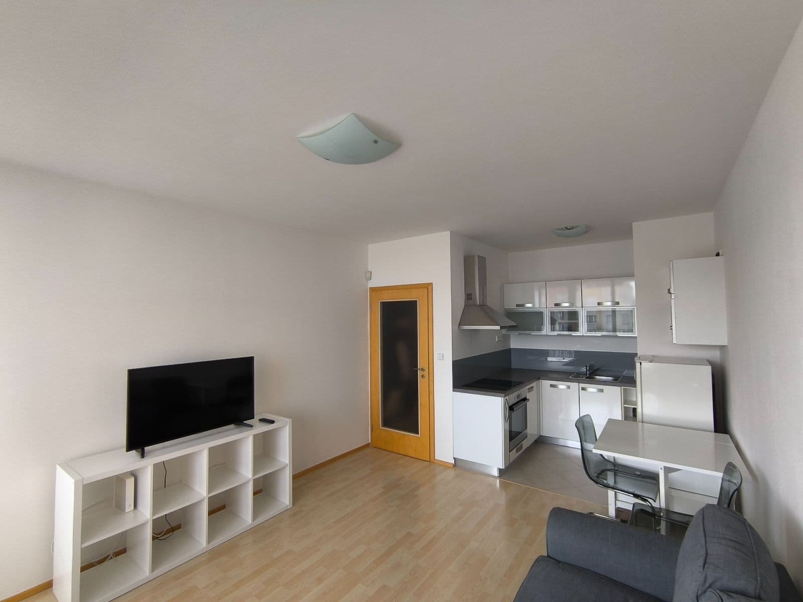 Prenájom bytu 2-izbový 46 m², Milotická, Praha, Praha Prenájom bytu 2-izbový 46 m², Milotická, Praha, Praha