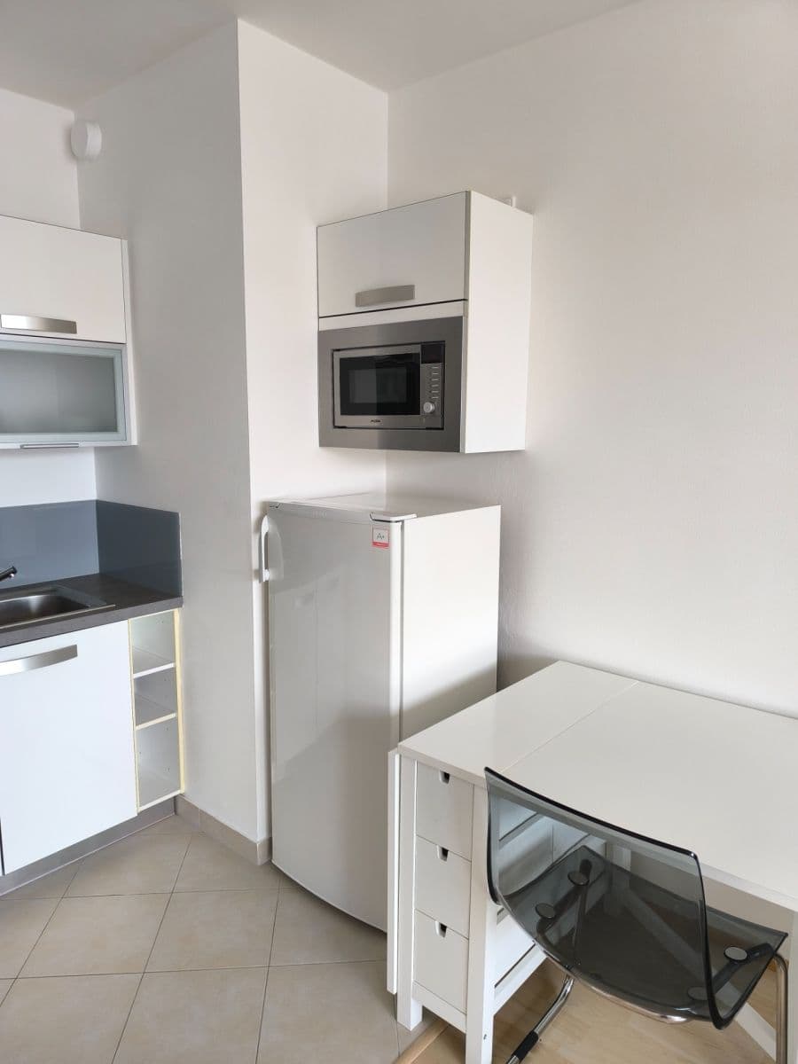 Prenájom bytu 2-izbový 46 m², Milotická, Praha, Praha Prenájom bytu 2-izbový 46 m², Milotická, Praha, Praha