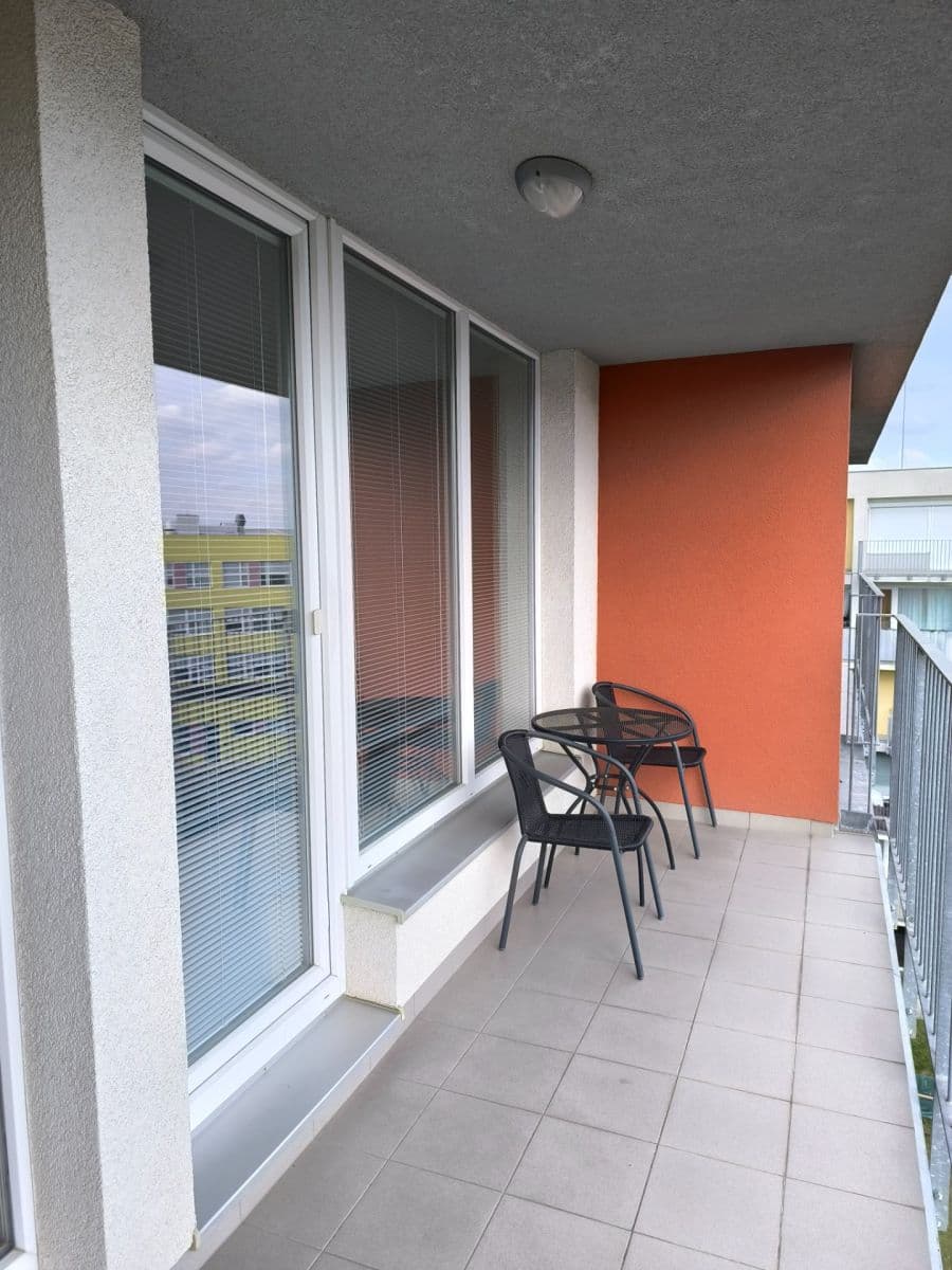 Prenájom bytu 2-izbový 46 m², Milotická, Praha, Praha Prenájom bytu 2-izbový 46 m², Milotická, Praha, Praha