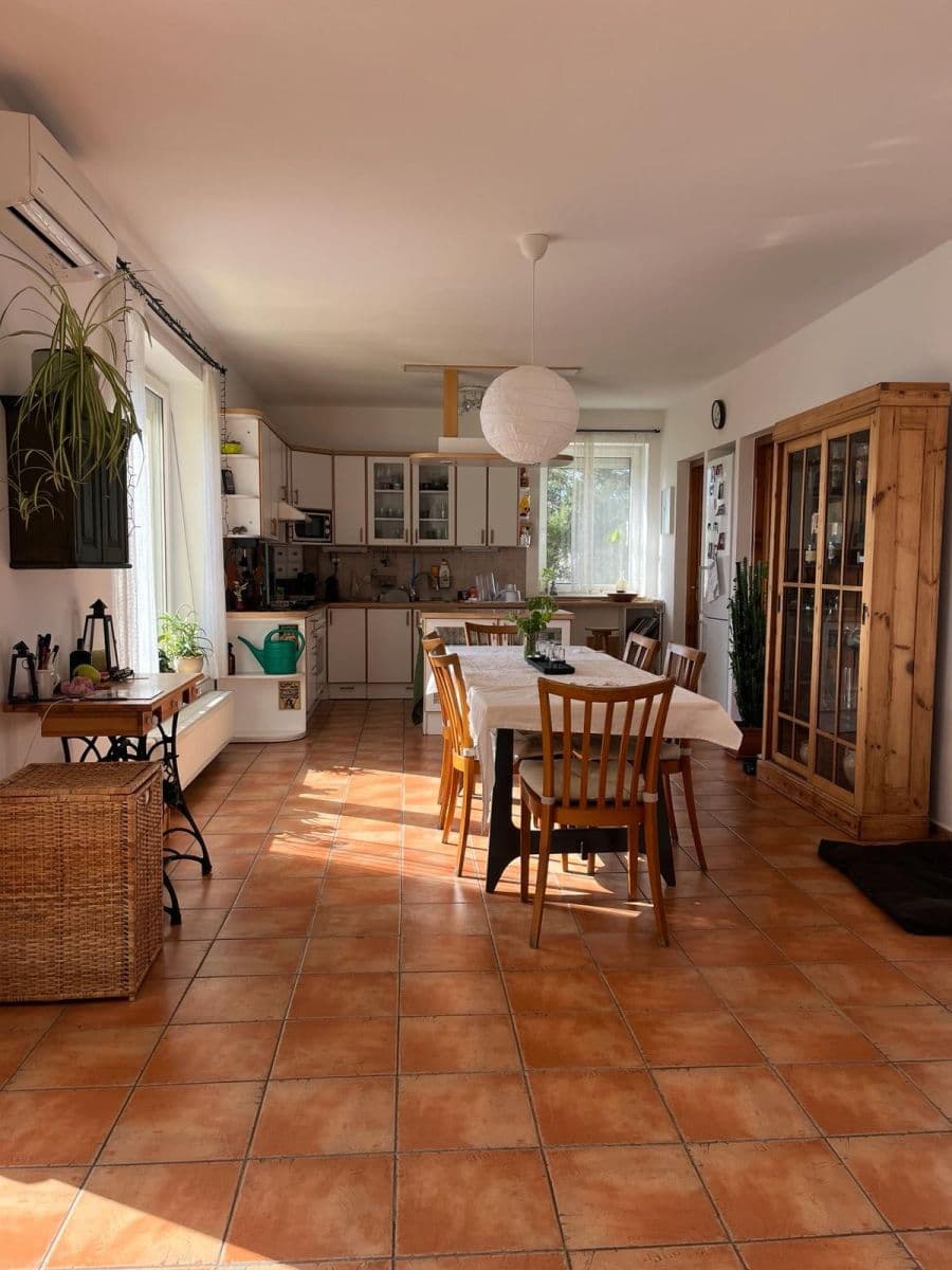 Prenájom bytu 7-izbový 200 m², Tyršova, Jílové u Prahy, Středočeský kraj Prenájom bytu 7-izbový 200 m², Tyršova, Jílové u Prahy, Středočeský kraj