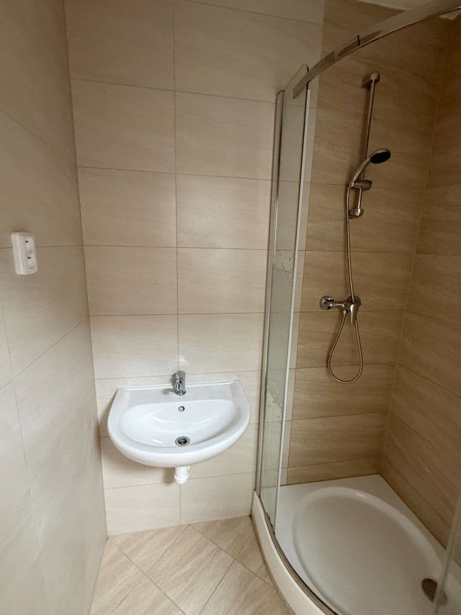 Prenájom bytu 3-izbový 77 m², Heyrovského, Sokolov, Karlovarský kraj Prenájom bytu 3-izbový 77 m², Heyrovského, Sokolov, Karlovarský kraj