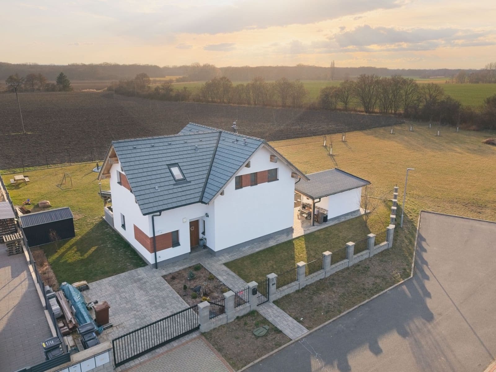 Predaj domu 136 m², pozemek 853 m², Západní, Kostomlaty nad Labem, Středočeský kraj Predaj domu 136 m², pozemek 853 m², Západní, Kostomlaty nad Labem, Středočeský kraj