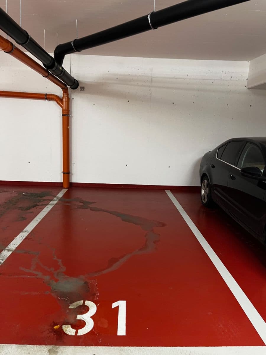 Prenájom garáže 12 m², Zlochova, Praha, Praha Prenájom garáže 12 m², Zlochova, Praha, Praha