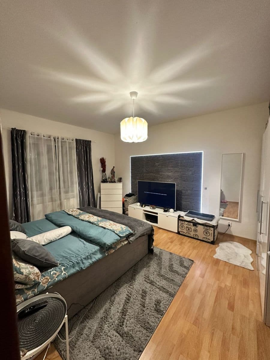 Prenájom bytu 1-izbový 38 m², Strakatého, Brno, Jihomoravský kraj Prenájom bytu 1-izbový 38 m², Strakatého, Brno, Jihomoravský kraj