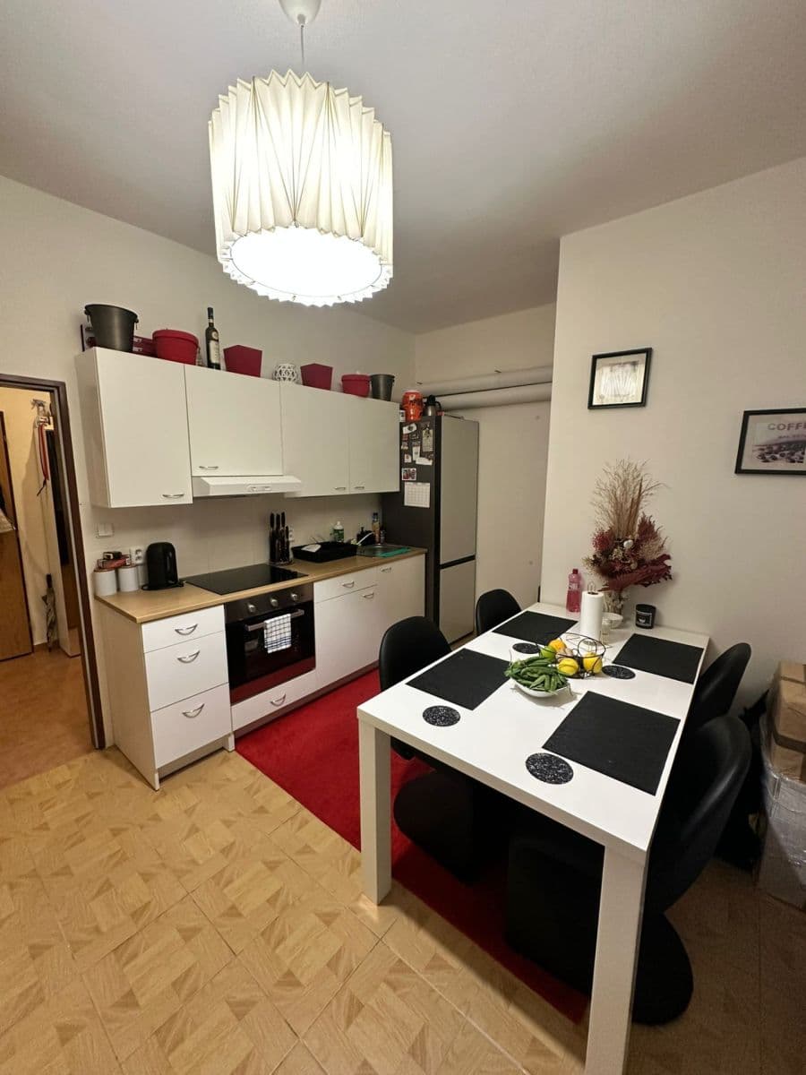 Prenájom bytu 1-izbový 38 m², Strakatého, Brno, Jihomoravský kraj Prenájom bytu 1-izbový 38 m², Strakatého, Brno, Jihomoravský kraj