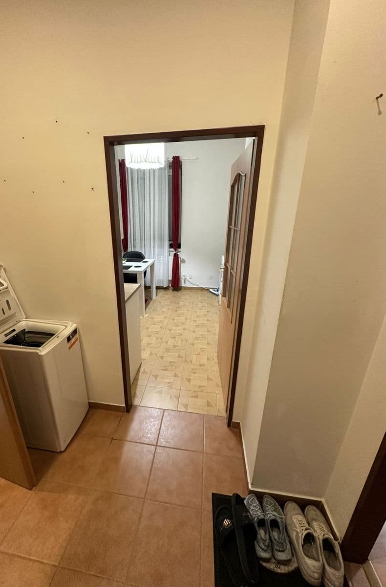 Prenájom bytu 1-izbový 38 m², Strakatého, Brno, Jihomoravský kraj Prenájom bytu 1-izbový 38 m², Strakatého, Brno, Jihomoravský kraj