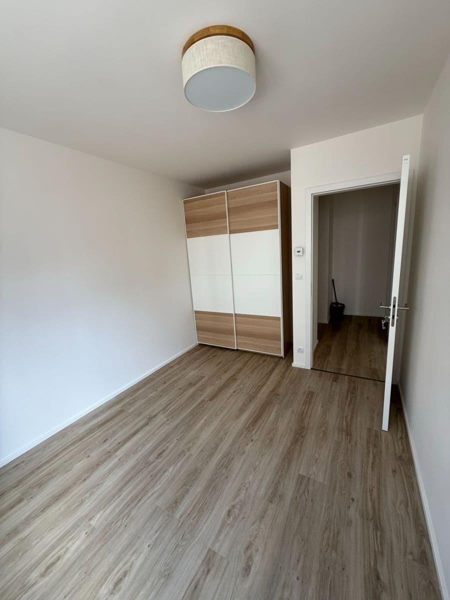 Prenájom bytu 3-izbový 74 m², Na Sypkém, Praha, Praha Prenájom bytu 3-izbový 74 m², Na Sypkém, Praha, Praha