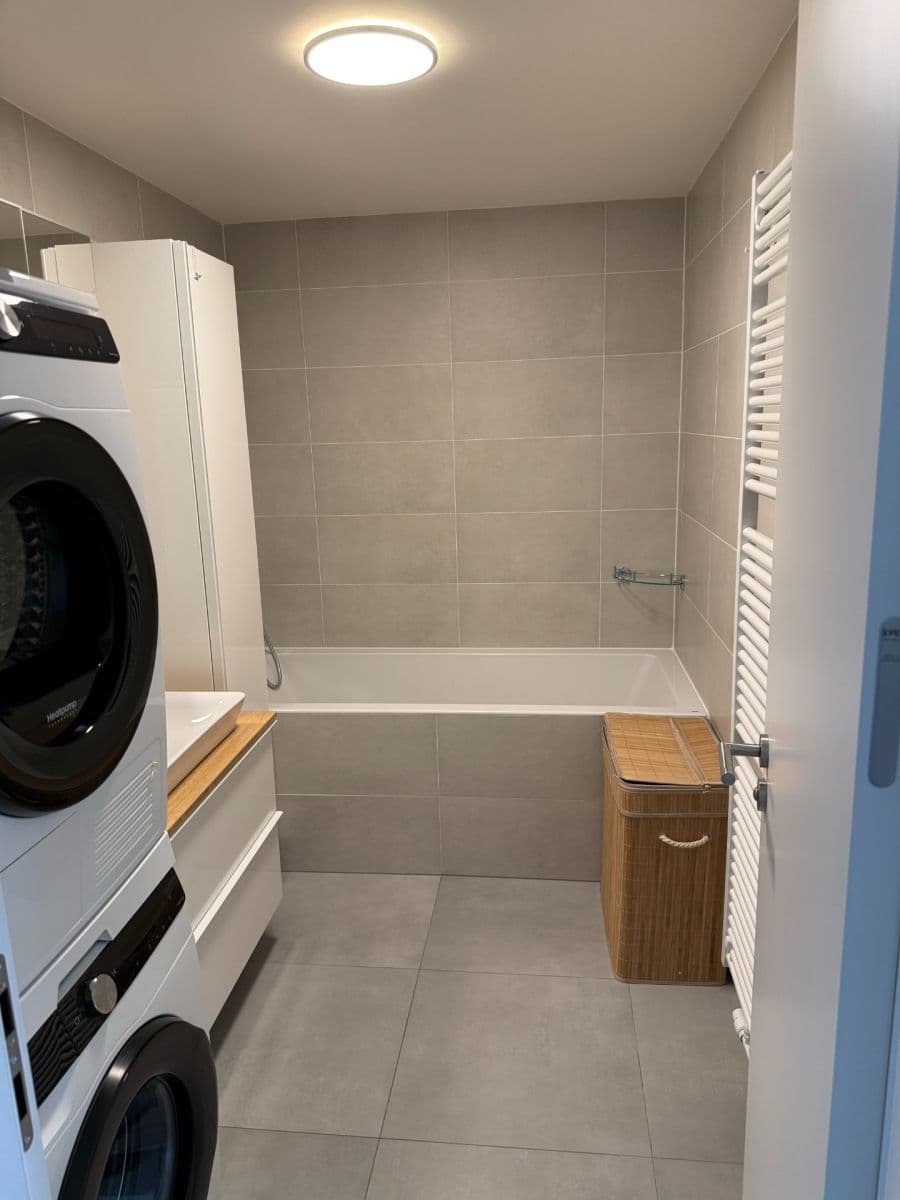 Prenájom bytu 3-izbový 74 m², Na Sypkém, Praha, Praha Prenájom bytu 3-izbový 74 m², Na Sypkém, Praha, Praha