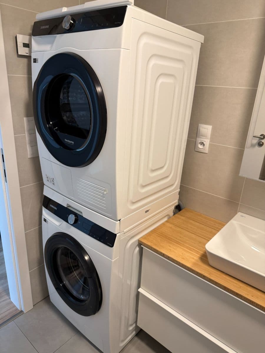 Prenájom bytu 3-izbový 74 m², Na Sypkém, Praha, Praha Prenájom bytu 3-izbový 74 m², Na Sypkém, Praha, Praha