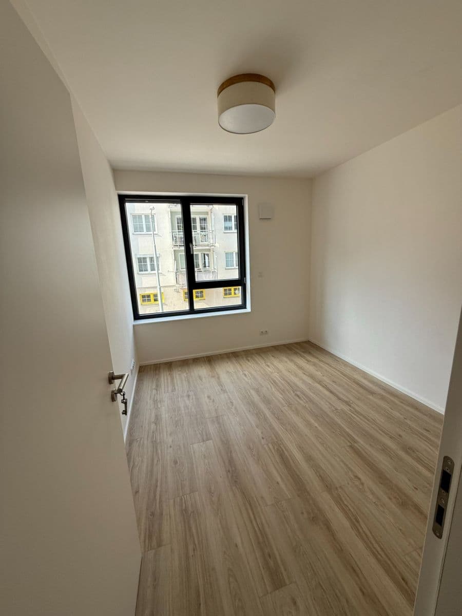 Prenájom bytu 3-izbový 74 m², Na Sypkém, Praha, Praha Prenájom bytu 3-izbový 74 m², Na Sypkém, Praha, Praha