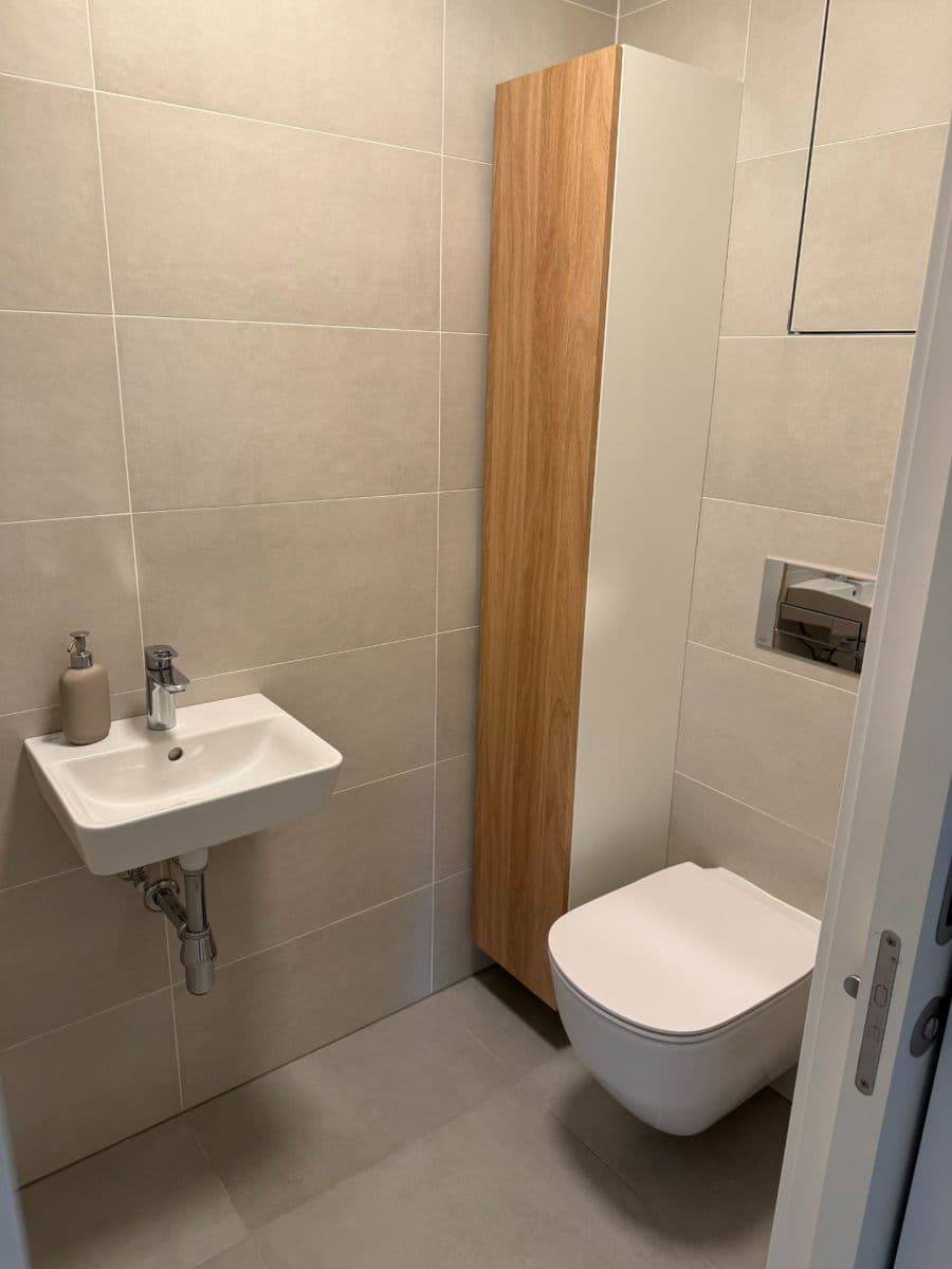 Prenájom bytu 3-izbový 74 m², Na Sypkém, Praha, Praha Prenájom bytu 3-izbový 74 m², Na Sypkém, Praha, Praha