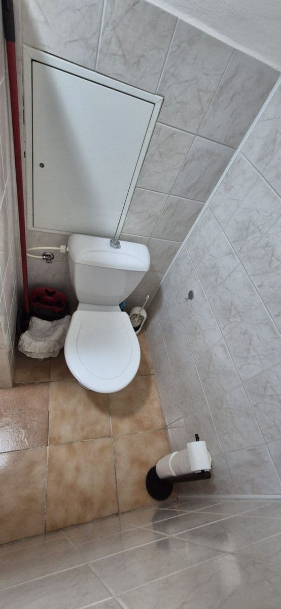 Prenájom bytu 1-izbový 36 m², Kosmonautů, Louny, Ústecký kraj Prenájom bytu 1-izbový 36 m², Kosmonautů, Louny, Ústecký kraj