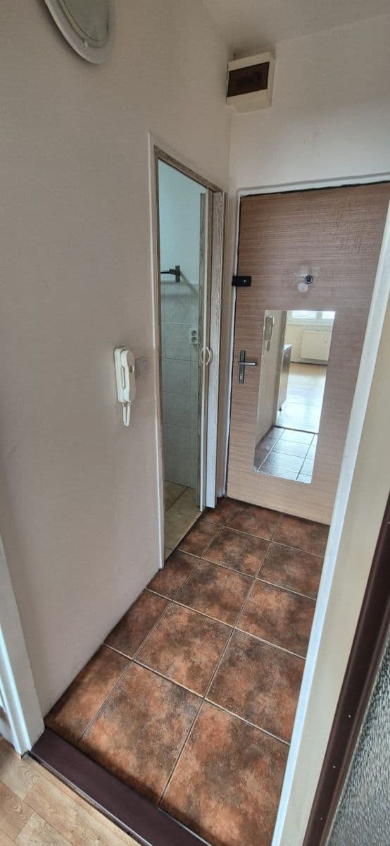 Prenájom bytu 1-izbový 36 m², Kosmonautů, Louny, Ústecký kraj Prenájom bytu 1-izbový 36 m², Kosmonautů, Louny, Ústecký kraj