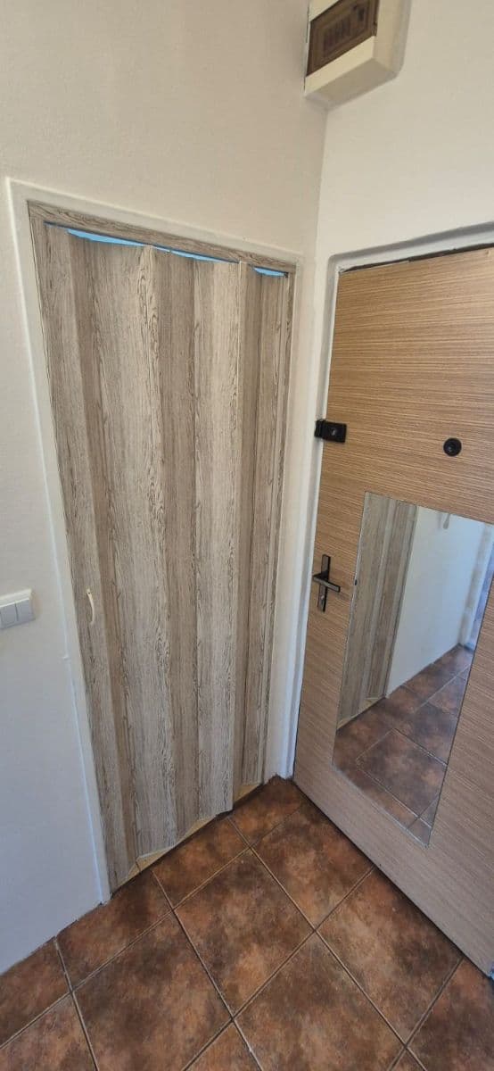 Prenájom bytu 1-izbový 36 m², Kosmonautů, Louny, Ústecký kraj Prenájom bytu 1-izbový 36 m², Kosmonautů, Louny, Ústecký kraj