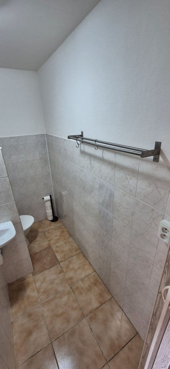 Prenájom bytu 1-izbový 36 m², Kosmonautů, Louny, Ústecký kraj Prenájom bytu 1-izbový 36 m², Kosmonautů, Louny, Ústecký kraj