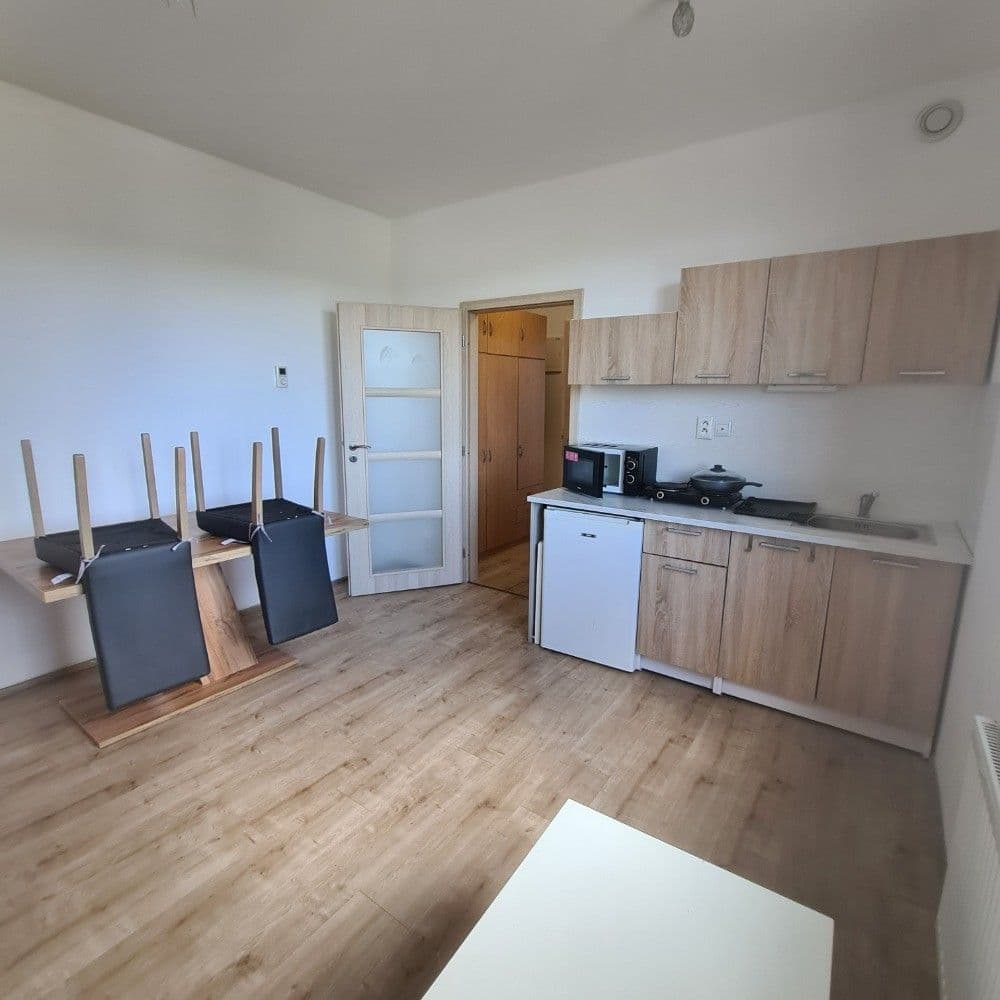 Prenájom bytu 1-izbový 23 m², Freyova, Praha, Praha Prenájom bytu 1-izbový 23 m², Freyova, Praha, Praha