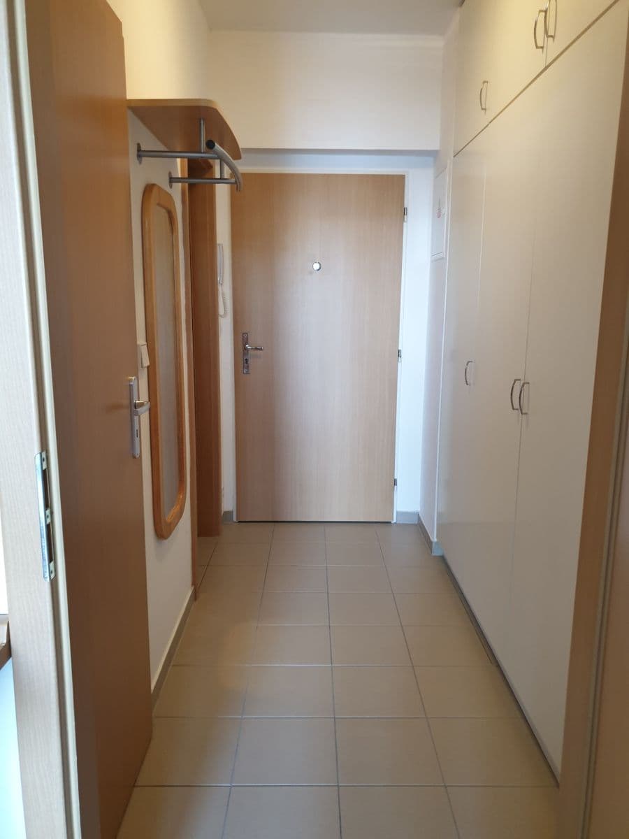Prenájom bytu 1-izbový 34 m², Nejdlova, Karlovy Vary, Karlovarský kraj Prenájom bytu 1-izbový 34 m², Nejdlova, Karlovy Vary, Karlovarský kraj