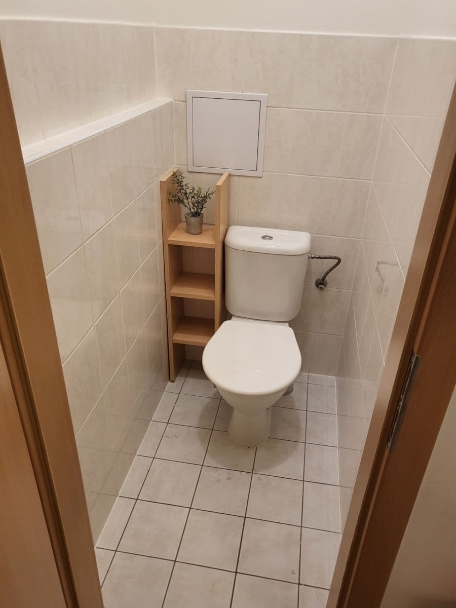 Prenájom bytu 1-izbový 34 m², Nejdlova, Karlovy Vary, Karlovarský kraj Prenájom bytu 1-izbový 34 m², Nejdlova, Karlovy Vary, Karlovarský kraj