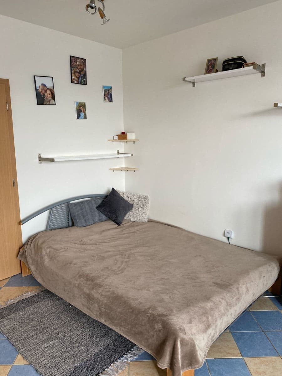 Prenájom bytu 1-izbový 34 m², Nejdlova, Karlovy Vary, Karlovarský kraj Prenájom bytu 1-izbový 34 m², Nejdlova, Karlovy Vary, Karlovarský kraj