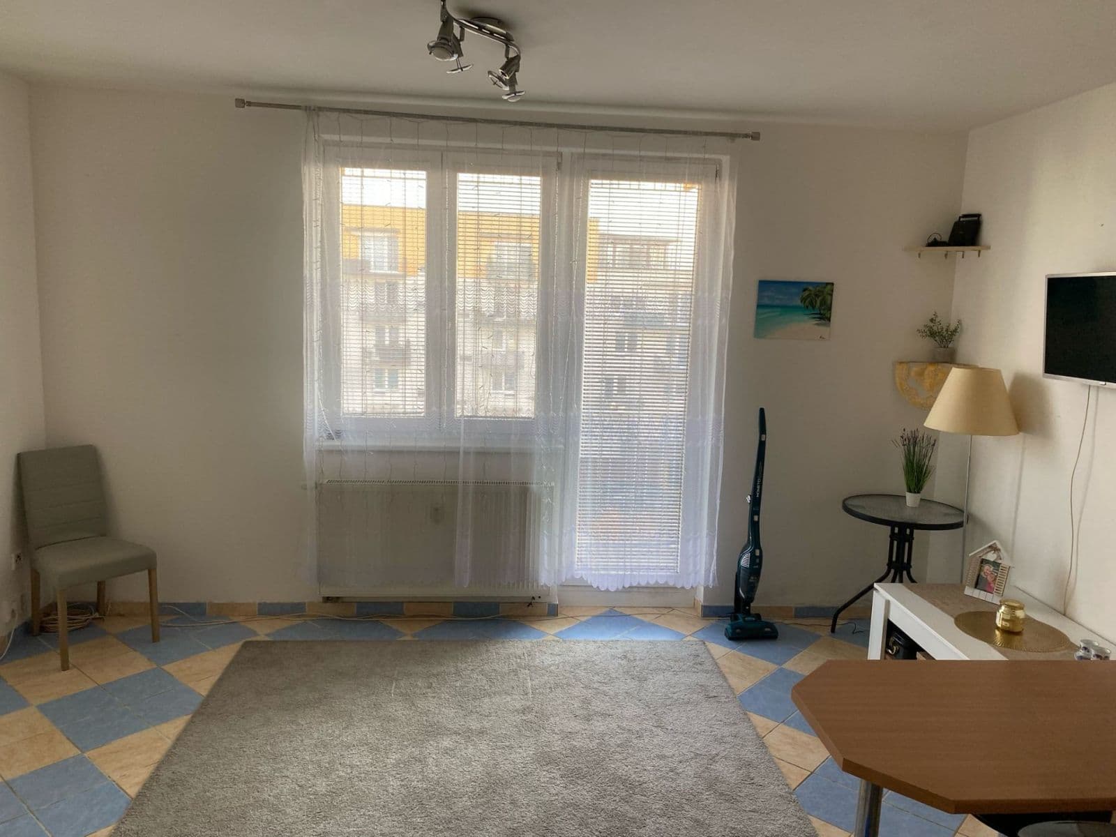 Prenájom bytu 1-izbový 34 m², Nejdlova, Karlovy Vary, Karlovarský kraj Prenájom bytu 1-izbový 34 m², Nejdlova, Karlovy Vary, Karlovarský kraj