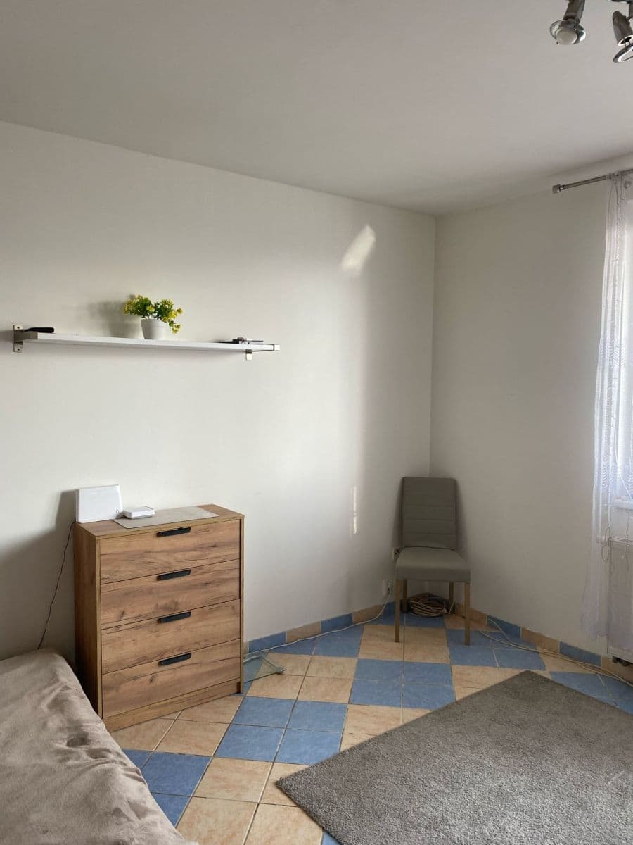 Prenájom bytu 1-izbový 34 m², Nejdlova, Karlovy Vary, Karlovarský kraj Prenájom bytu 1-izbový 34 m², Nejdlova, Karlovy Vary, Karlovarský kraj