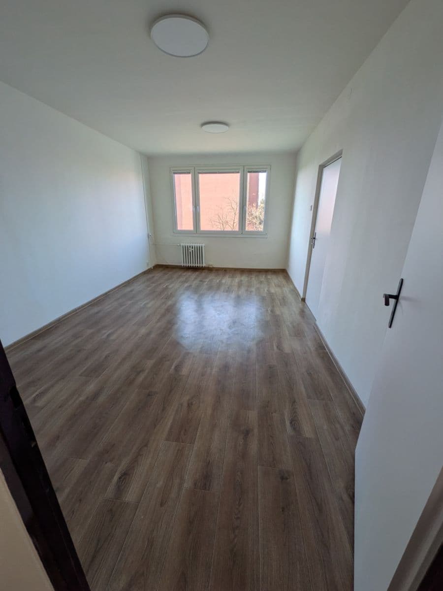 Prenájom bytu 4-izbový 78 m², Počernická, Praha, Praha Prenájom bytu 4-izbový 78 m², Počernická, Praha, Praha