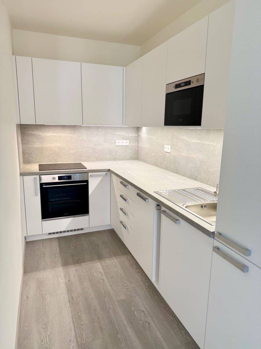 Prenájom bytu 2-izbový 57 m², Domalípova, Praha, Praha Prenájom bytu 2-izbový 57 m², Domalípova, Praha, Praha