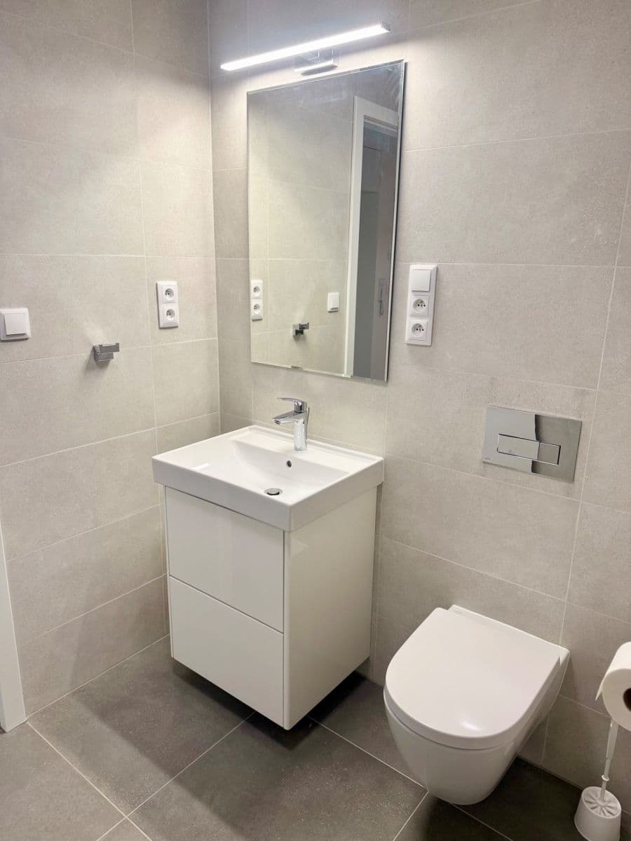 Prenájom bytu 2-izbový 57 m², Domalípova, Praha, Praha Prenájom bytu 2-izbový 57 m², Domalípova, Praha, Praha