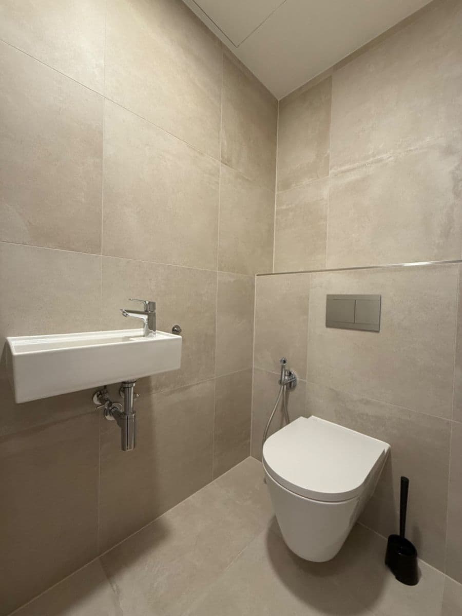 Prenájom bytu 2-izbový 43 m², Závišova, Praha, Praha Prenájom bytu 2-izbový 43 m², Závišova, Praha, Praha