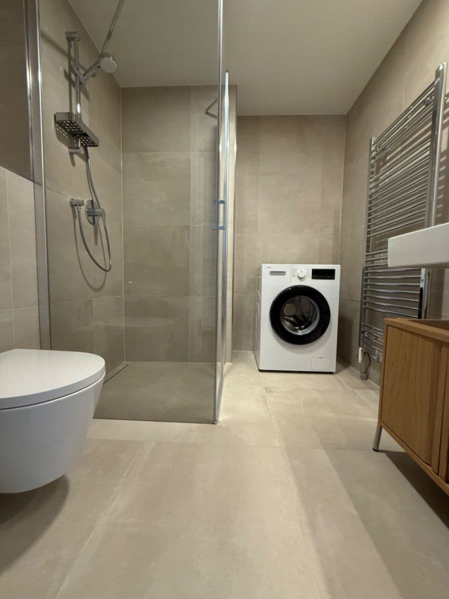 Prenájom bytu 2-izbový 43 m², Závišova, Praha, Praha Prenájom bytu 2-izbový 43 m², Závišova, Praha, Praha