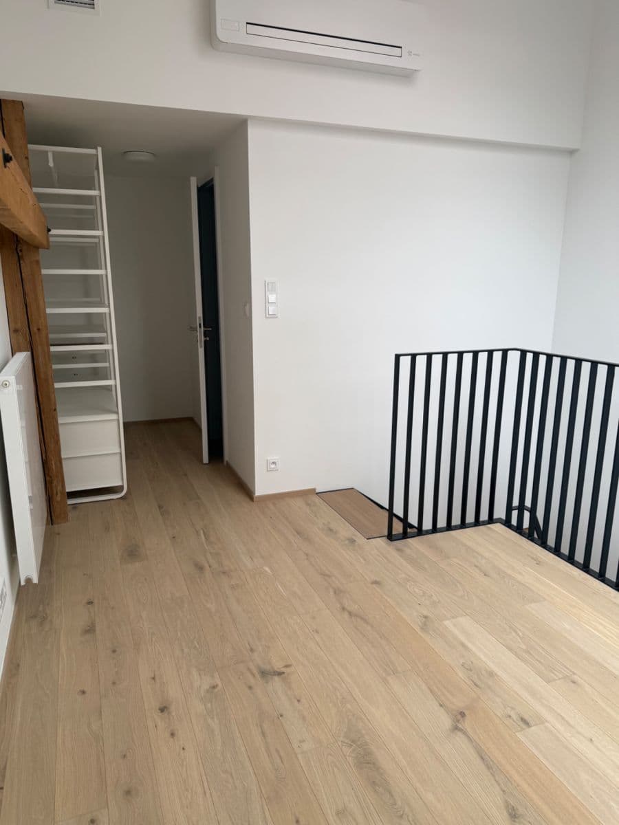 Prenájom bytu 2-izbový 43 m², Závišova, Praha, Praha Prenájom bytu 2-izbový 43 m², Závišova, Praha, Praha