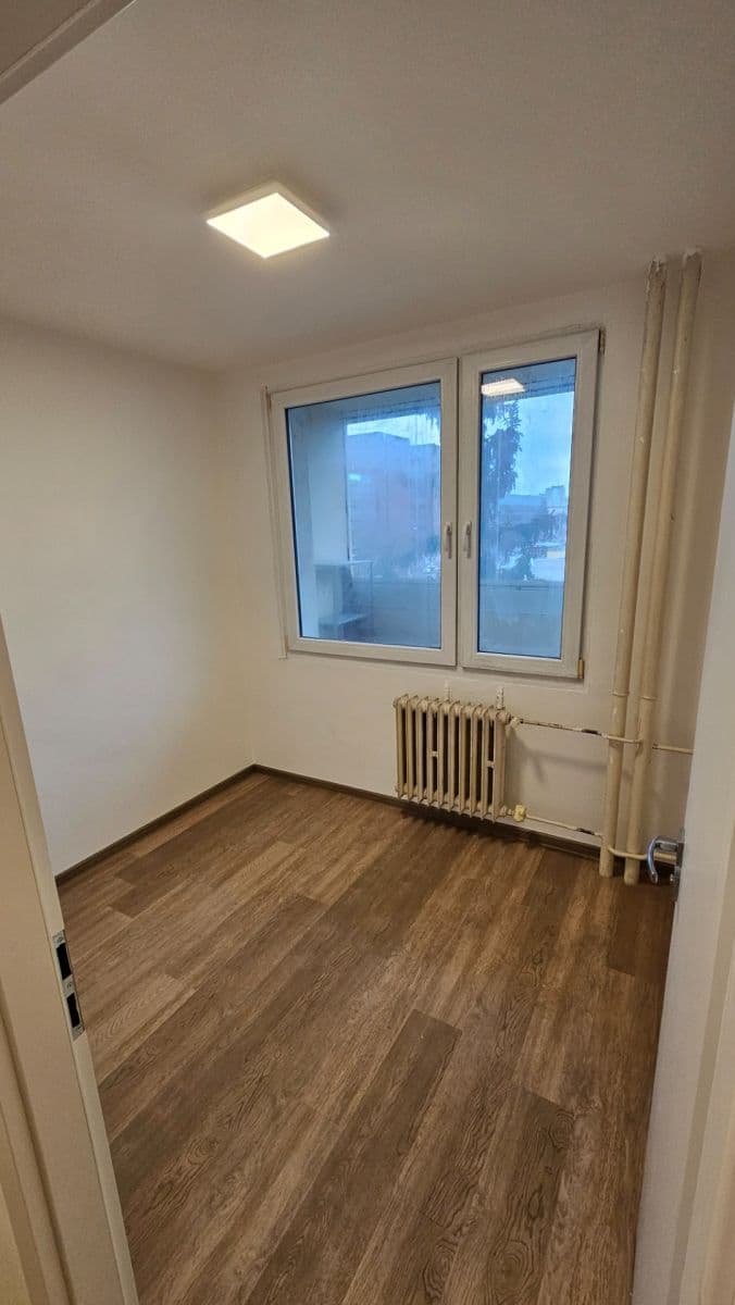 Prenájom bytu 2-izbový 35 m², Hvězdova, Praha, Praha Prenájom bytu 2-izbový 35 m², Hvězdova, Praha, Praha