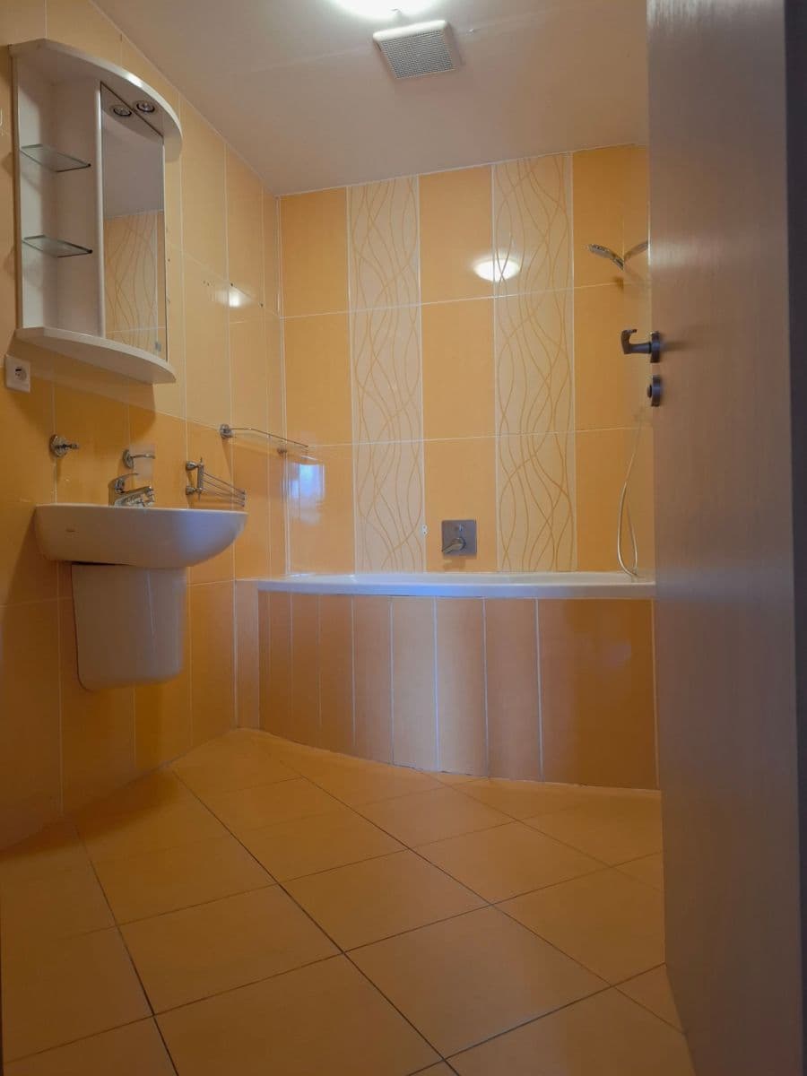 Predaj bytu 2-izbový 64 m², U Pivovaru, Benešov, Středočeský kraj Predaj bytu 2-izbový 64 m², U Pivovaru, Benešov, Středočeský kraj