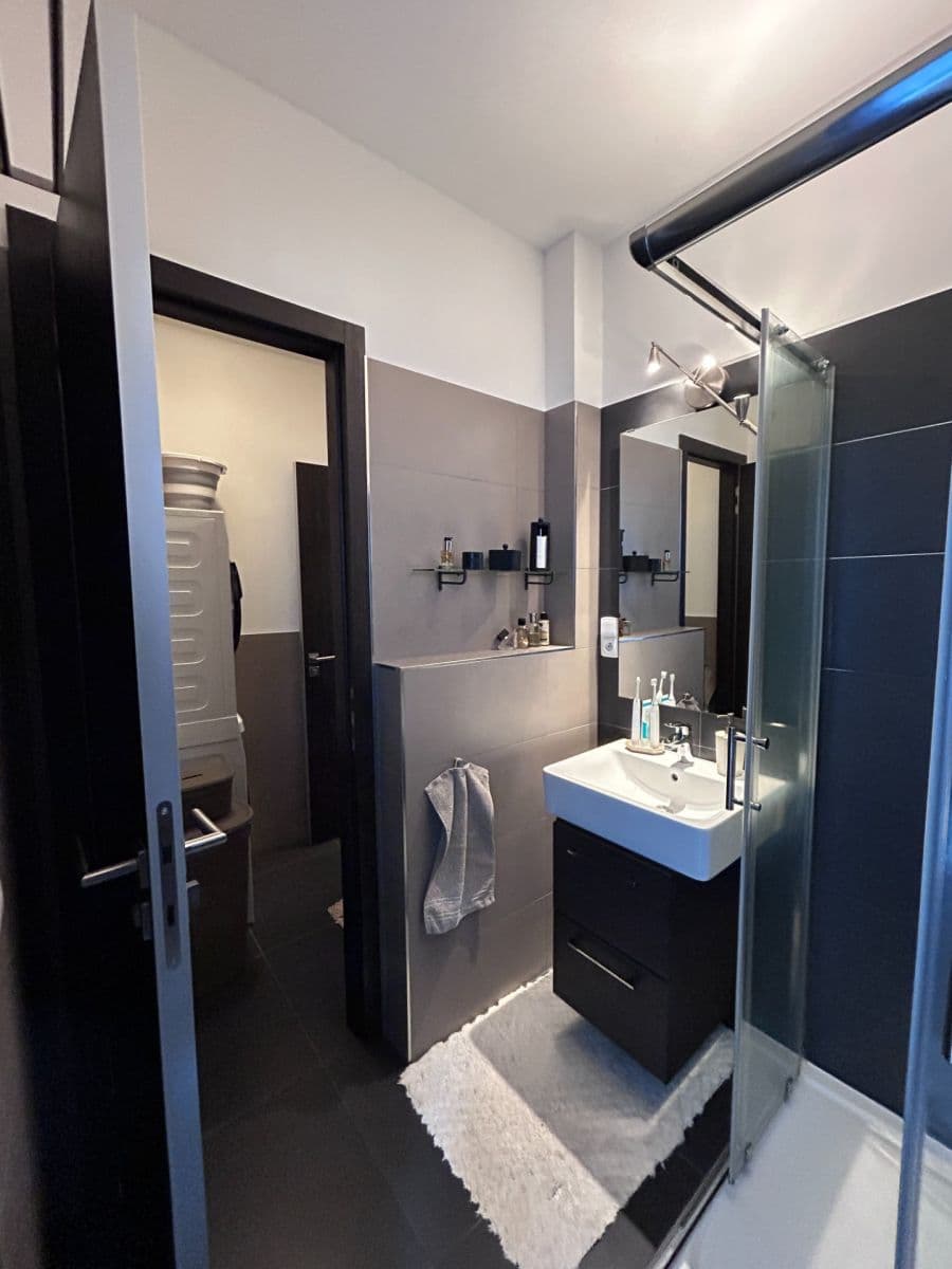 Prenájom bytu 2-izbový 48 m², Slavojova, Praha, Praha Prenájom bytu 2-izbový 48 m², Slavojova, Praha, Praha