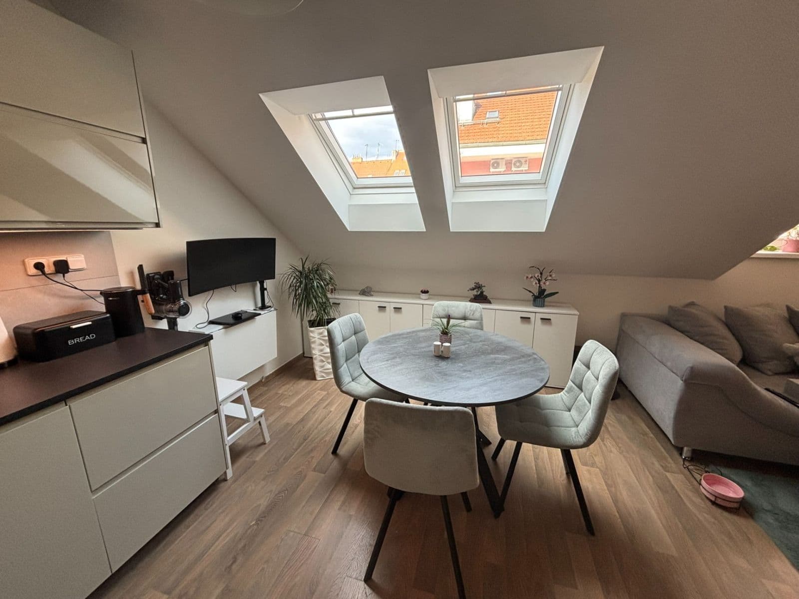 Prenájom bytu 2-izbový 48 m², Slavojova, Praha, Praha Prenájom bytu 2-izbový 48 m², Slavojova, Praha, Praha