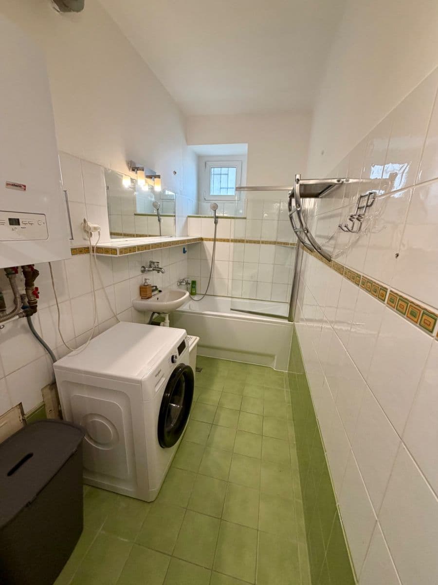 Prenájom bytu 2-izbový 64 m², Tabaková, Bratislava - mestská časť Staré Mesto, Bratislavský kraj Prenájom bytu 2-izbový 64 m², Tabaková, Bratislava - mestská časť Staré Mesto, Bratislavský kraj